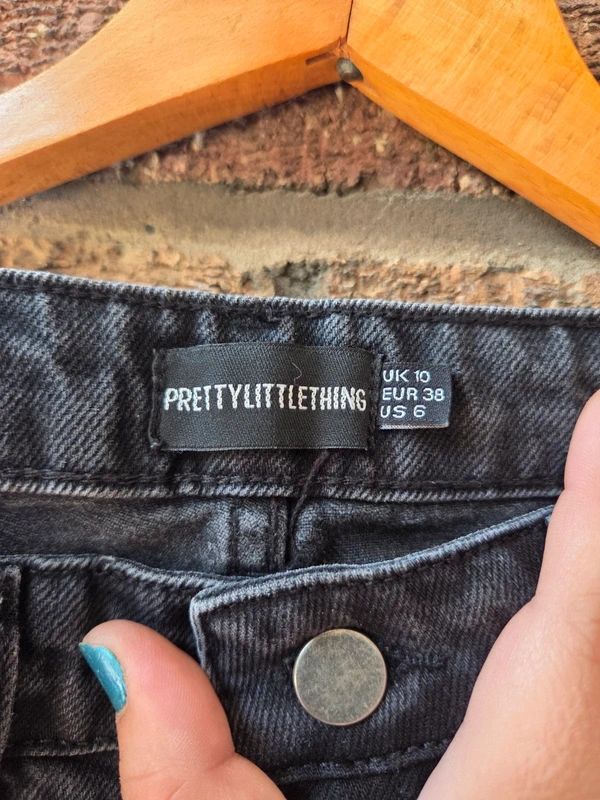 PrettyLittleThing size 10 EUR 38 US 6 waistband label