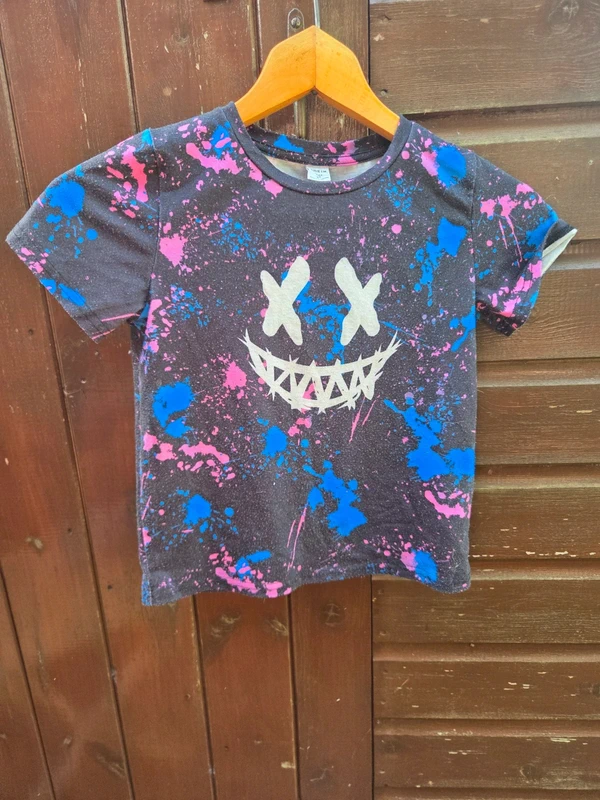 Dark grey paint splat smiley face graphic t-shirt age 5