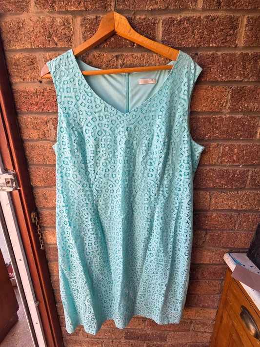 Kaliko mint green lace shift dress - front view