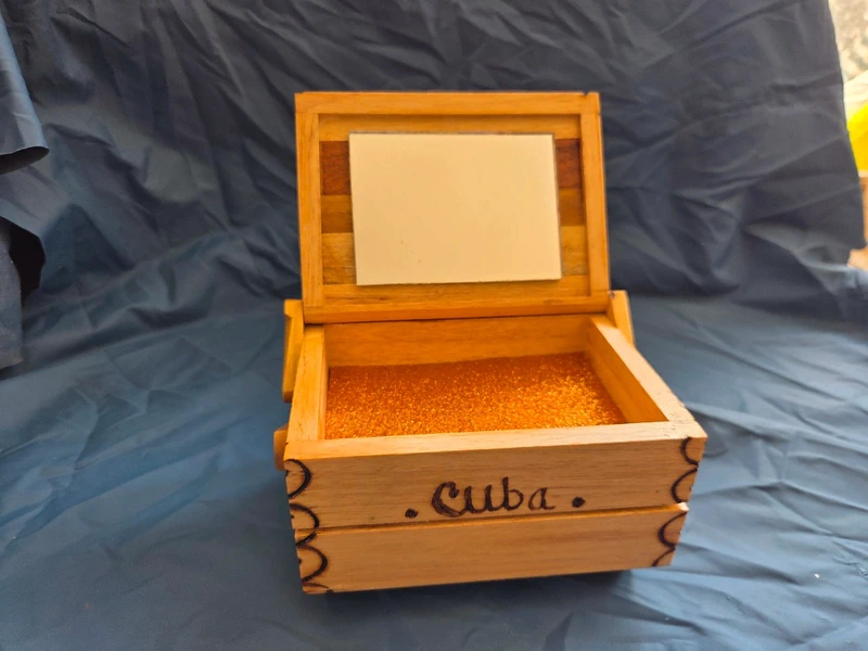 Vintage Cuba jewellery box - open showing mirror in lid and gold glitter lined upper tray