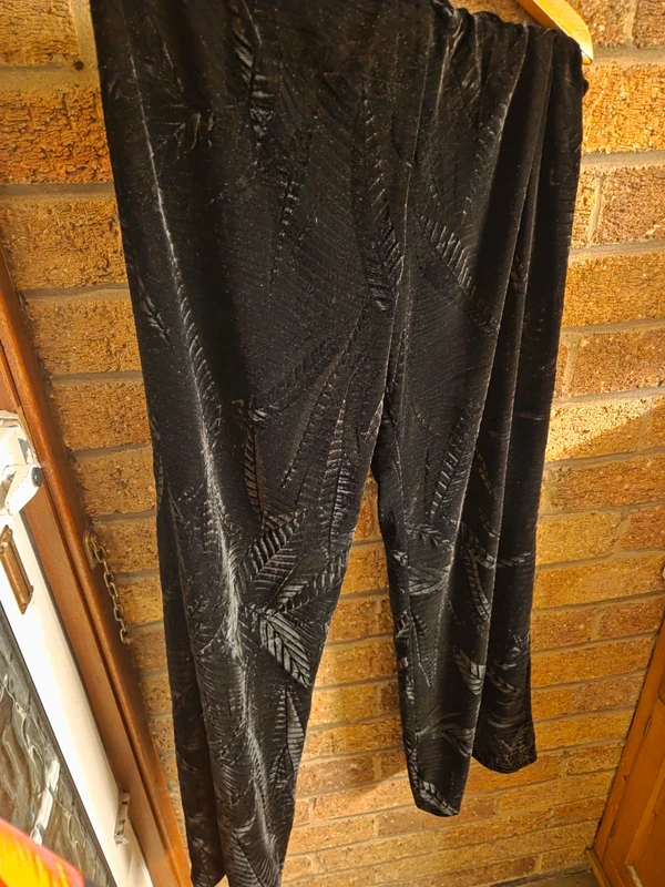 Betty Barclay devoré velvet trousers - full length front