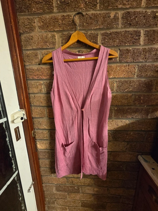 Des Petits Hauts dusty rose linen longline gilet - front view