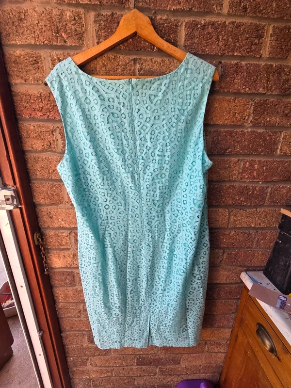 Kaliko mint green lace shift dress - back view