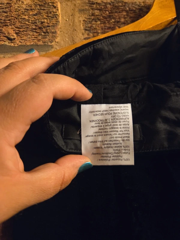 Elasticated waistband detail